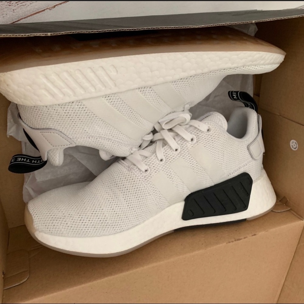 White Adidas NMD R1
